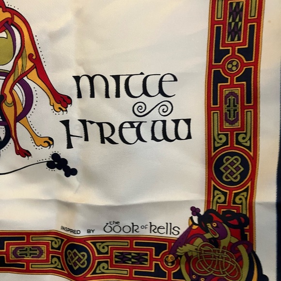 Book of Kells scarf - Picture 4 of 7